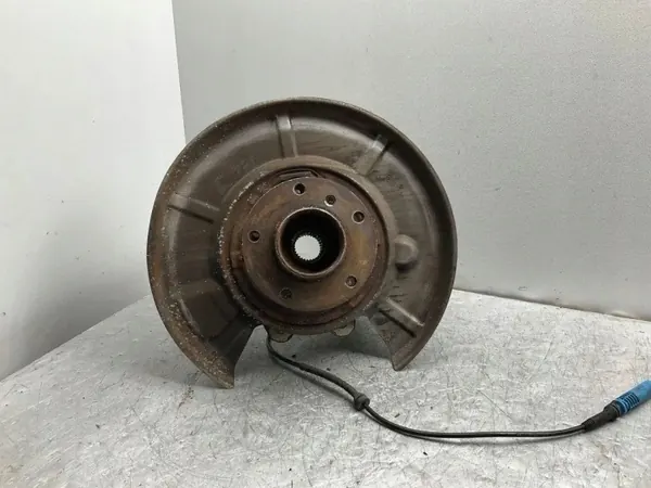 BMW E61 Pyöränlaakeri vasen taka OEM 6770923 image 2