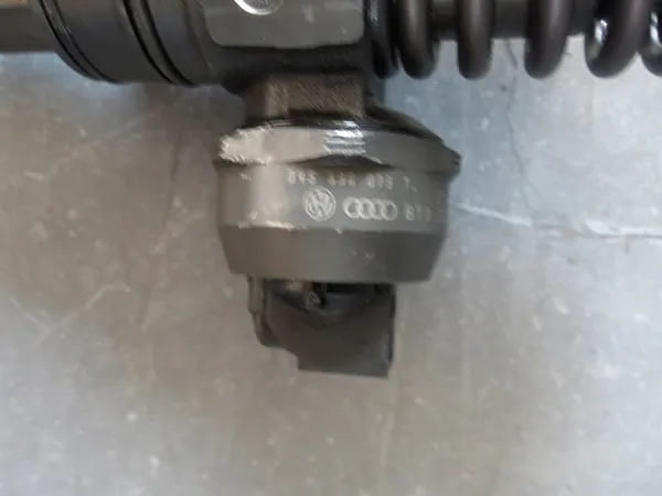 AUDI A4 B5 VW POLO 9N POMPOWTRYSKI 045130073T image 2