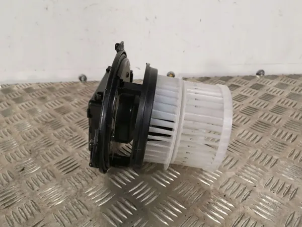 Toyota C-HR blazermotor OEM FBZ3273 - Gebruikt image 2
