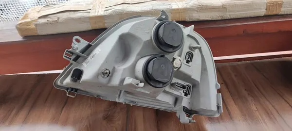 Faros Delanteros Renault Master Derecho image 6