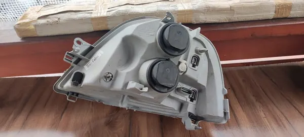 Faros Delanteros Renault Master Derecho image 7