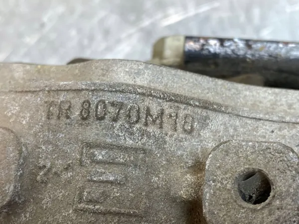 Getriebelagerhalterung OEM 6G92-6P082-AB Gebraucht image 4