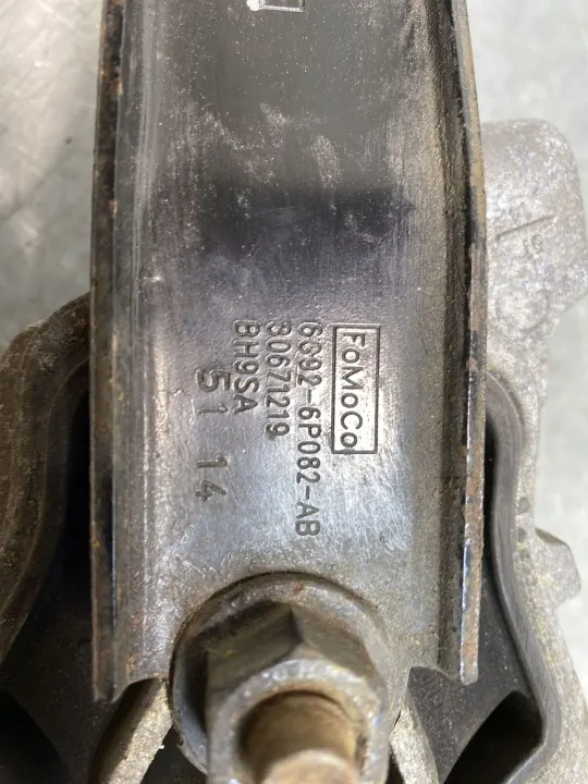 Getriebelagerhalterung OEM 6G92-6P082-AB Gebraucht image 8