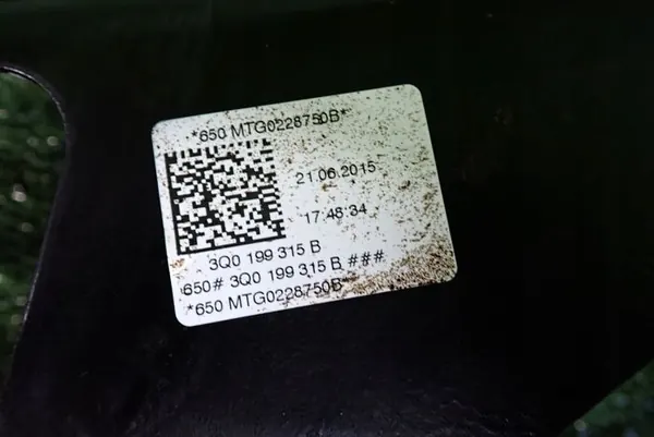 VW Audi Seat Skoda 2.0 TDI Moottorin Kiinnike OEM 3Q0199315B image 5