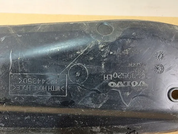 OEM 32219520 Vasen etulokasuoja Volvo XC90 II:lle image 3