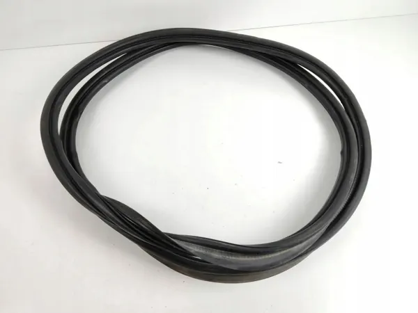 Junta de maletero Volvo XC90 OEM RZV70860 - Usado image 2