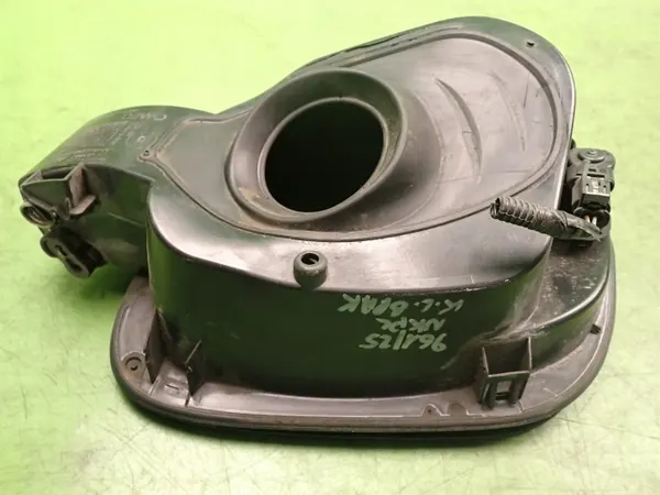 Tapa de combustible OEM 39061480 para Opel Astra K 2017 image 5