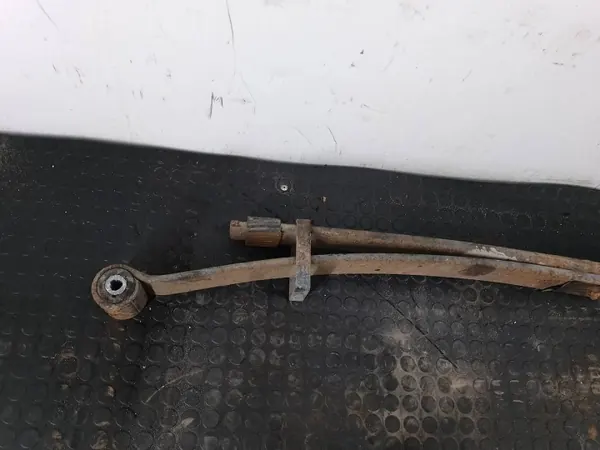 Bakfjädring för Renault Master II 2.8 DTI - Begagnad image 3