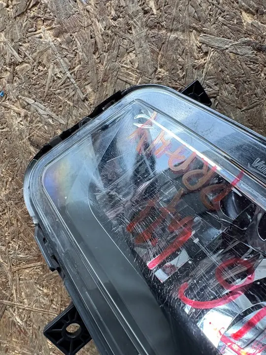 VW T6.1 Farol Halógeno Direito 7LA941662A image 5