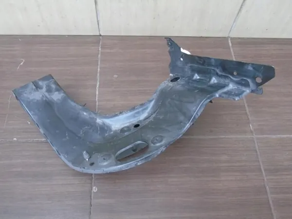 Kotflügelhalter vorne rechts OEM 95850107200 Cayenne image 3