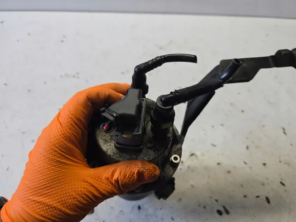 OPEL COMBO D Polttoainesuodattimen Kotelo 1.3 Diesel image 3