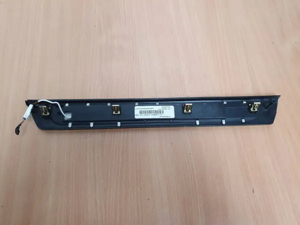 Kynnyssuoja OEM 5S005DX9AC Jeep Cherokee WK2 Summit image 3