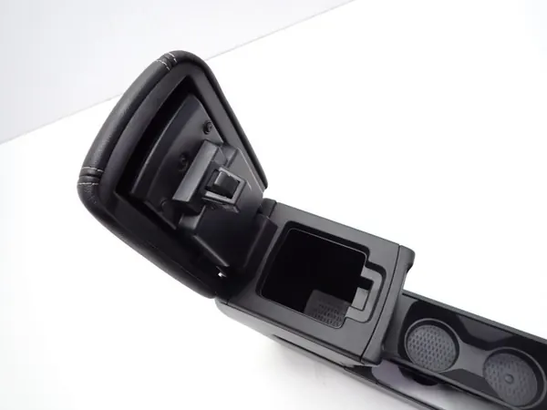 Túnel de reposabrazos OEM 363155060R para Dacia Duster II image 6