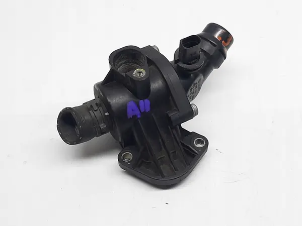 AUDI VW SEAT SKODA 2.0 TFSI Carcasa de Termostato 06F121111 image 2