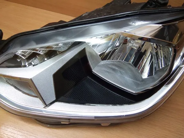 VW UP 1S LIFT 2016 - 2023 VASEN ETULAMPPU H4 + LED OEM image 5