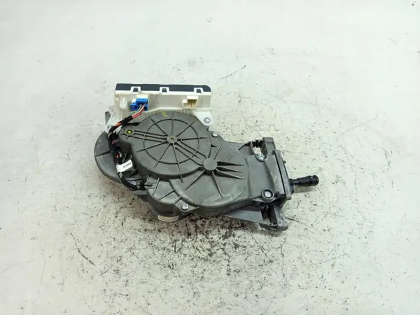 Mercedes W213 Bagagelucklås OEM A2139000500 image 2