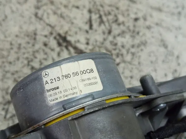 Mercedes W213 Bagagelucklås OEM A2139000500 image 6