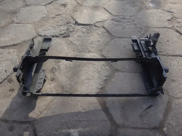 Kylarfästningsram OEM 7580626 för BMW image 3