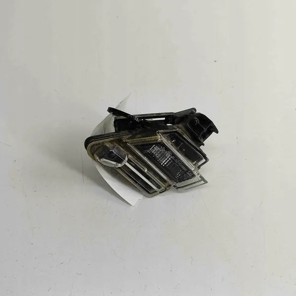 Luz de ré esquerda Lexus UX 81681-76010 image 1