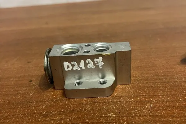 Ilmastointijäähdyttimen venttiili MERCEDES-BENZ B-CLASS image 2