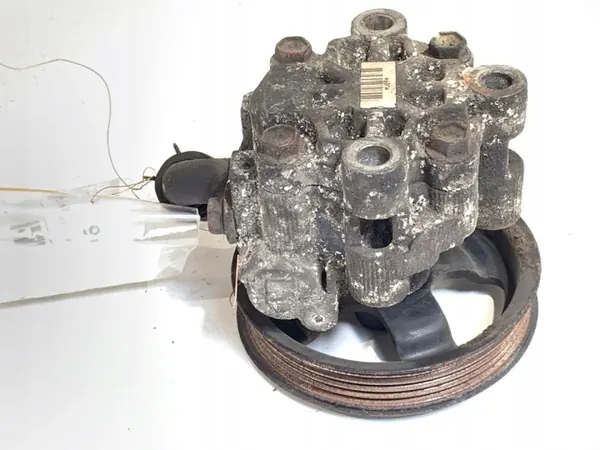 Pompe de Direction Assistée Toyota Avensis T25 2.0 116ch 03-08 image 3