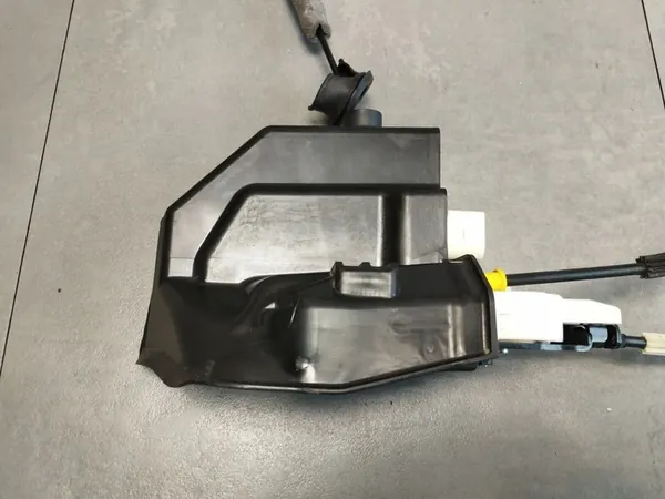 Rechte Vorderverriegelung Audi A8 D4 4H1837016E image 3