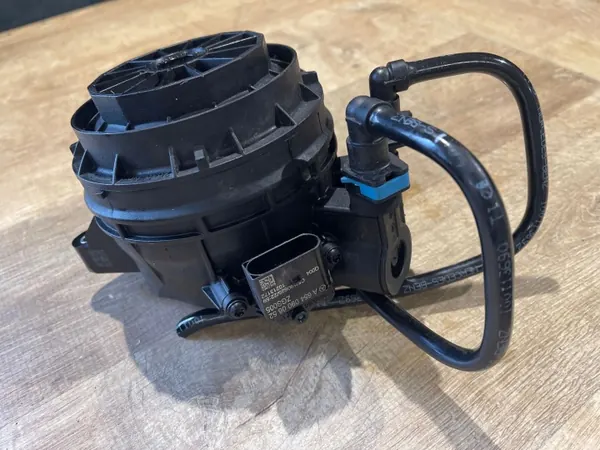 Mercedes W213 Fuel Filter Housing A6540900652 image 2