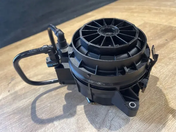 Mercedes W213 Fuel Filter Housing A6540900652 image 3