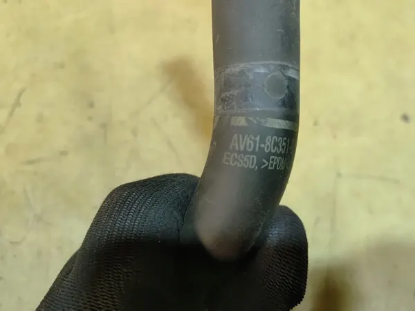 Durite d'eau Ford OE OEM AV61-8C351-BH Occasion image 4