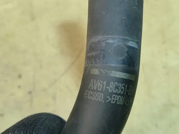 Durite d'eau Ford OE OEM AV61-8C351-BH Occasion image 5