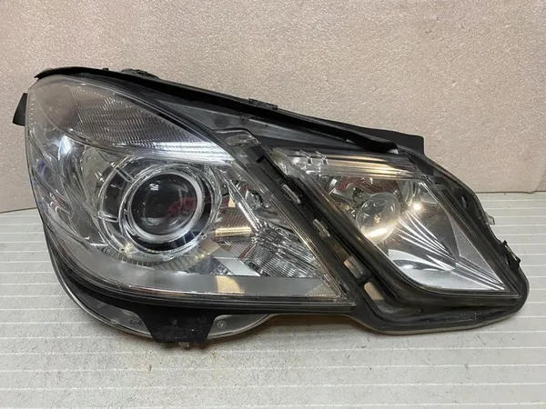 MERCEDES E-KLASSE W212 RECHTER XENON KOPLAMP image 2