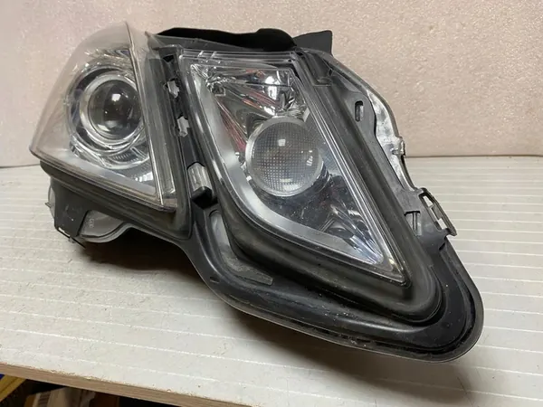MERCEDES E-KLASSE W212 RECHTER XENON KOPLAMP image 6