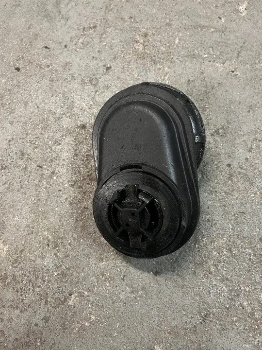 VW Öljytäyttöputki 7M3103179 image 3