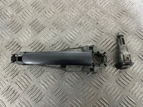 Insert de serrure de porte Skoda Octavia II OEM 1Z0837167D image 2