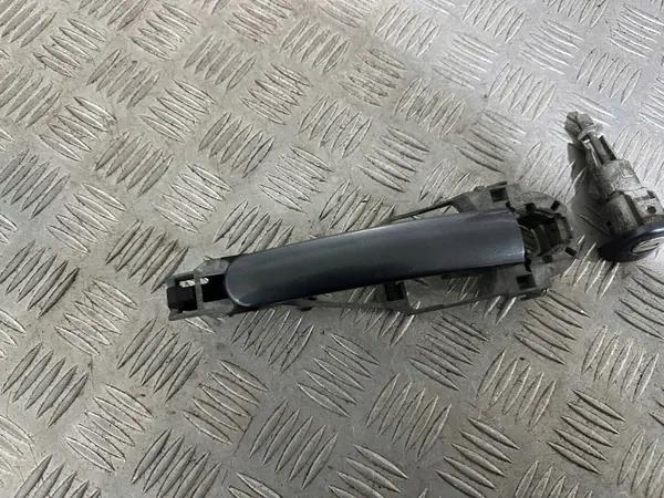 Insert de serrure de porte Skoda Octavia II OEM 1Z0837167D image 4