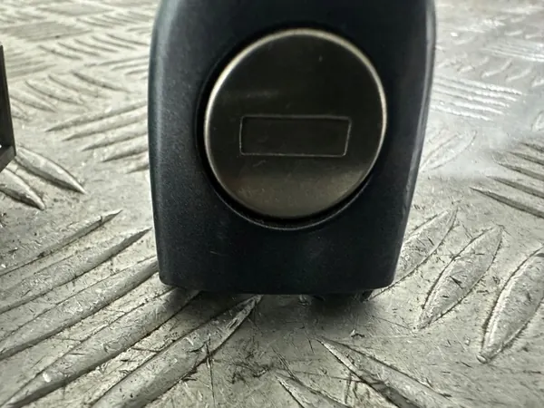 Insert de serrure de porte Skoda Octavia II OEM 1Z0837167D image 6