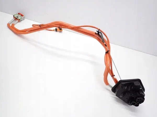 Tesla Model 3 Ladeanschluss OEM 1490374-29-C Gebraucht image 2