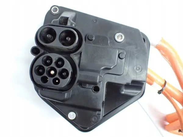 Tesla Model 3 Ladeanschluss OEM 1490374-29-C Gebraucht image 3