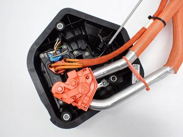 Tesla Model 3 Ladeanschluss OEM 1490374-29-C Gebraucht image 4