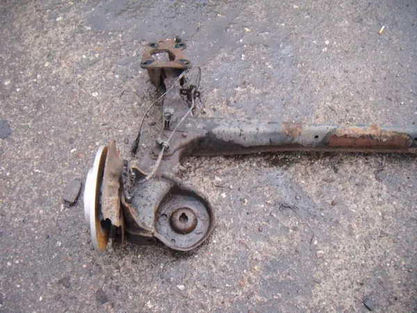 OEM LUK926 Hinterachsschwinge für Peugeot Partner II image 3