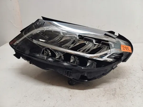 MERCEDES C W205 LIFT 18- LINKER VOOR LED LICHT A2059065404 image 2