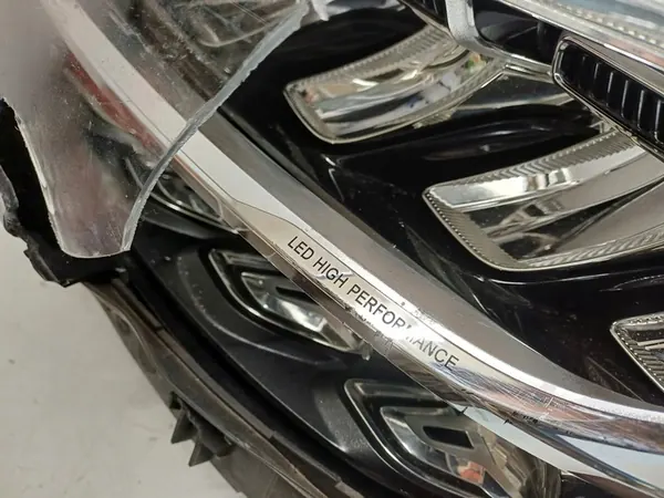 MERCEDES C W205 LIFT 18- LINKER VOOR LED LICHT A2059065404 image 5