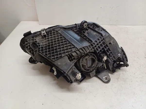 MERCEDES C W205 LIFT 18- LINKER VOOR LED LICHT A2059065404 image 9