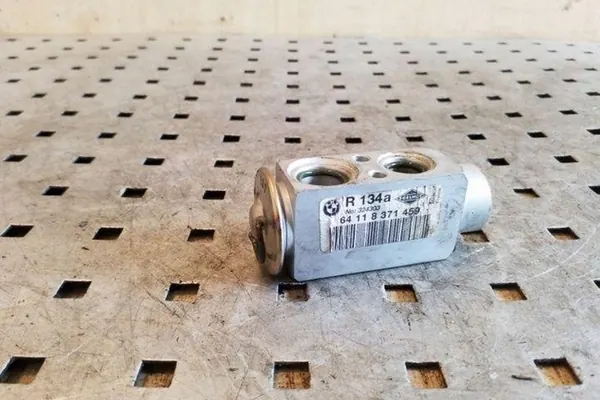 Ilmastointiradiatoriventtiili BMW X5 3.0L Diesel image 4