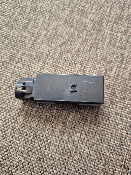 Enchufe USB OEM 5Q0035726N para Volkswagen image 4