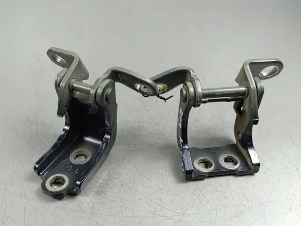 2025 Honda CR-V Hintertürscharniere OEM FOB52383 image 1