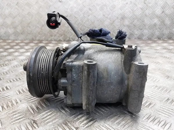 Compresseur de Climatisation Ford Focus MK1 1.8 TDCI image 2