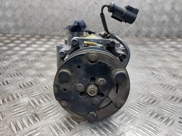 Compresseur de Climatisation Ford Focus MK1 1.8 TDCI image 3