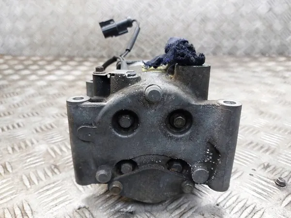 Compresseur de Climatisation Ford Focus MK1 1.8 TDCI image 4