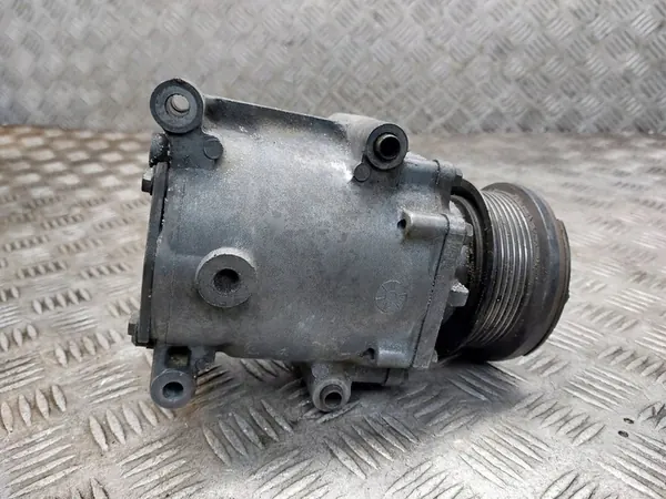 Compresseur de Climatisation Ford Focus MK1 1.8 TDCI image 6